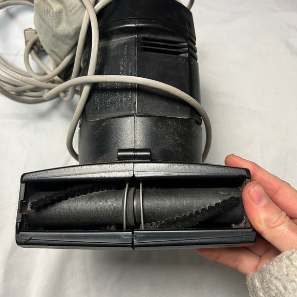 Regina Dirt Magnet Hand Vac 3.0 Amps DM1700 Compact Handheld Vacuum Cleaner Work - Picture 5 of 6